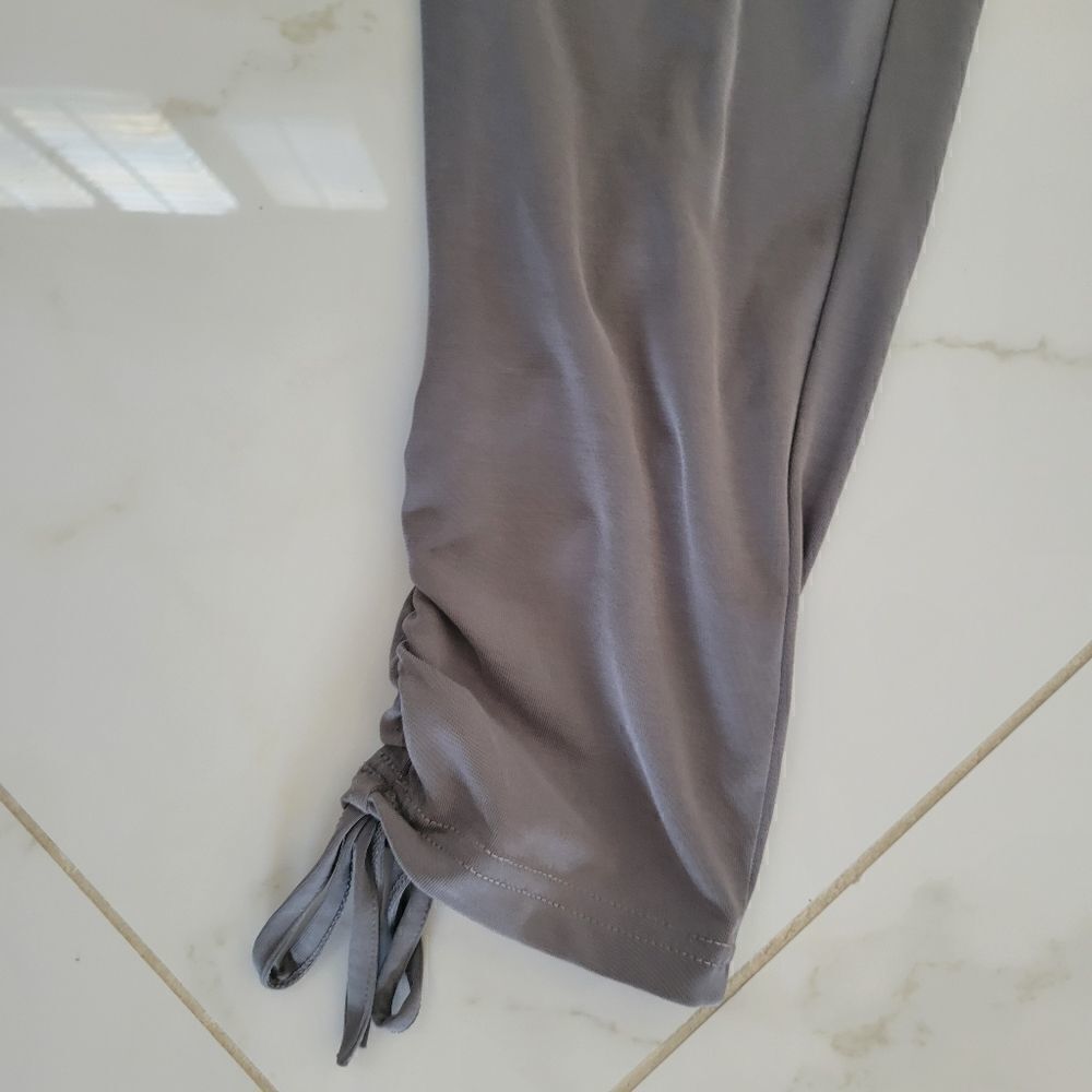 SPLENDID Grey Silky Jogger Pants M - Picture 3 of 8